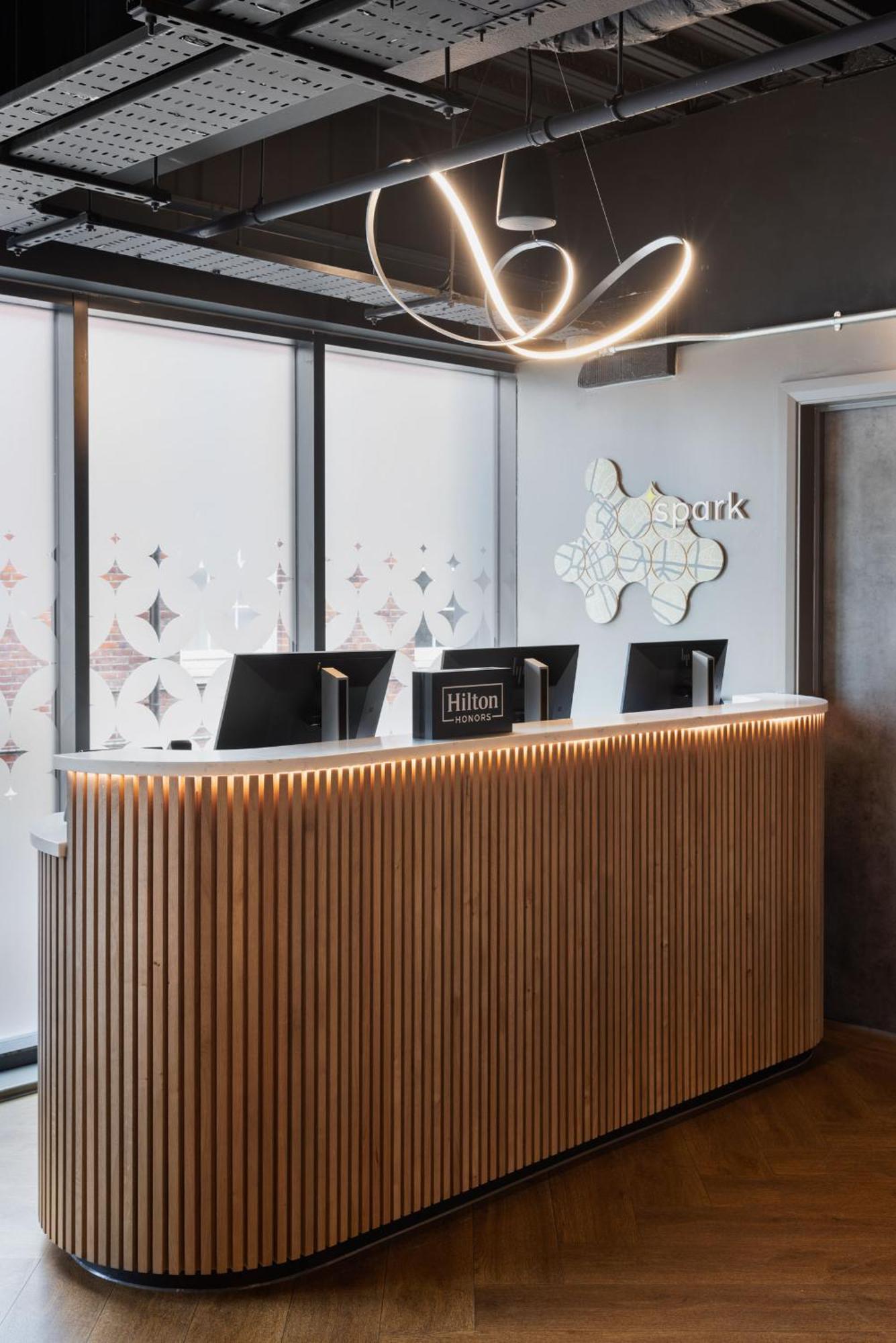 Spark By Hilton London Hotel 3*