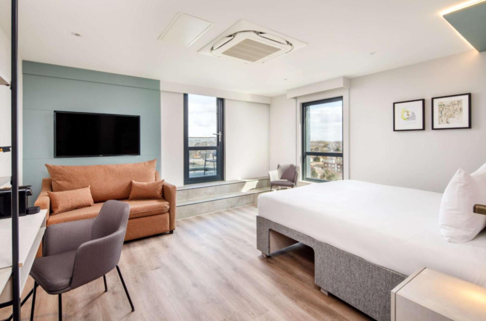 Spark By Hilton London 3*