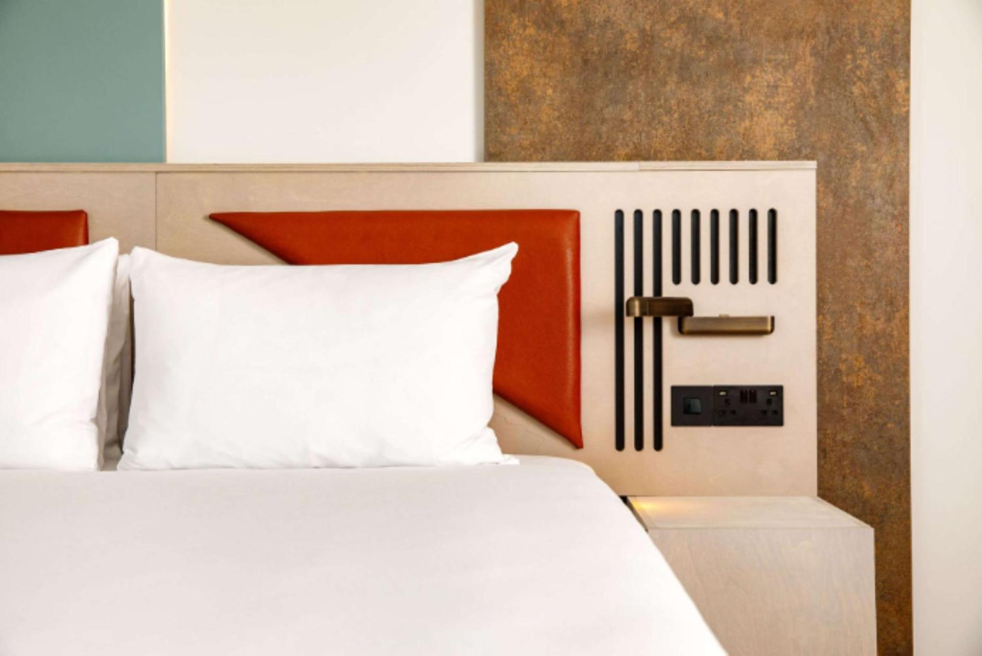 Spark By Hilton London 3*