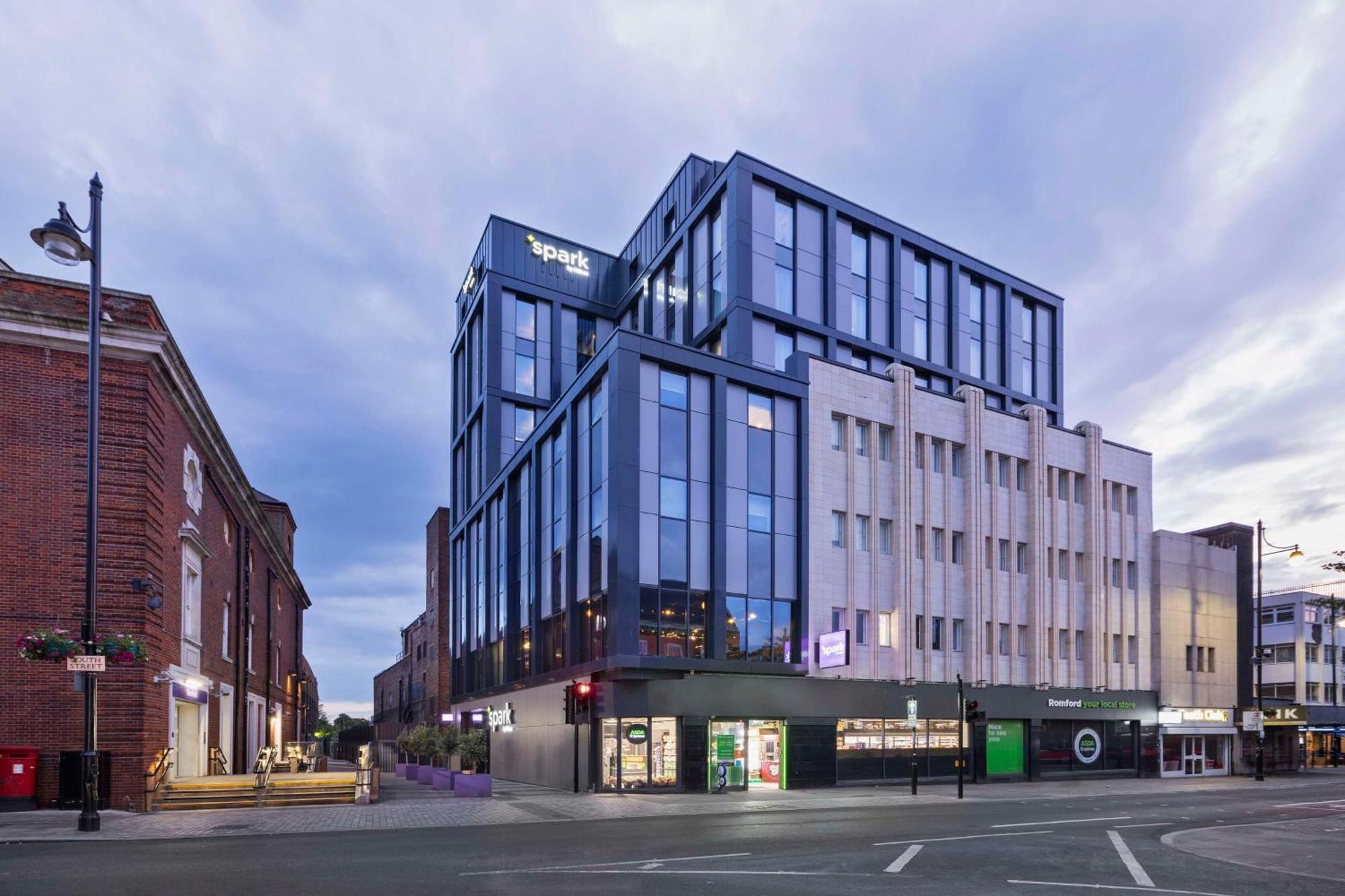Spark By Hilton London Hotel 3*